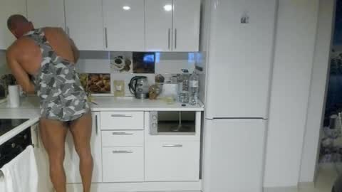 Strong Arni online show from 12, 2, 2025