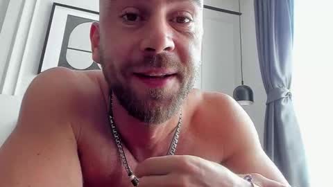 Strong Arni online show from 30, 11, 2025