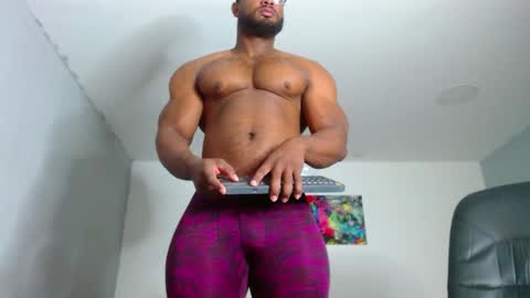 strong_george1 online show from 5, 1, 2025