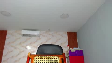 strong_george1 online show from 24, 1, 2025