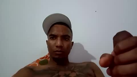 Snapshot of stronganddelicious chatting on 21, 11, 2025 stronganddelicious online show from 21, 11, 2025