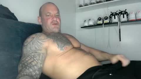 Snapshot of strongandhard073 chatting on 11, 2, 2025 StrongAndHard online show from 11, 2, 2025