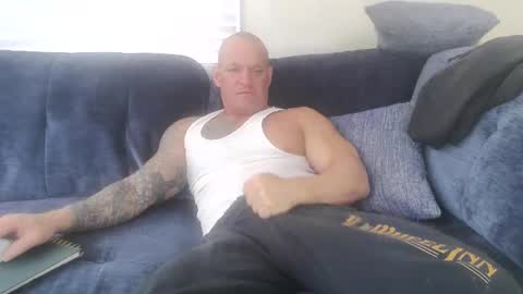 Snapshot of strongandhard073 chatting on 5, 11, 2025 StrongAndHard online show from 5, 11, 2025