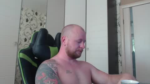 Snapshot of strongass18 chatting on 10, 6, 2026 Alex online show from 10, 6, 2026