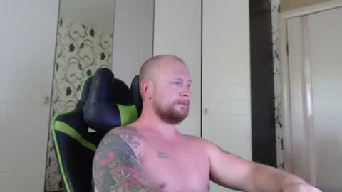Snapshot of strongass18 chatting on 13, 6, 2026 Alex online show from 13, 6, 2026