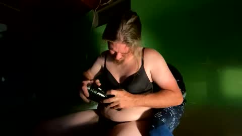 Snapshot of strumie3534336684 chatting on 15, 5, 2026 strumie3534336684 online show from 15, 5, 2026