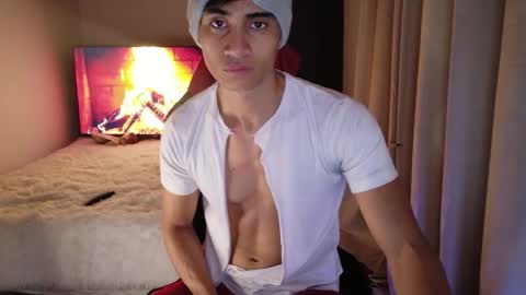 stylish man online show from 31, 3, 2026