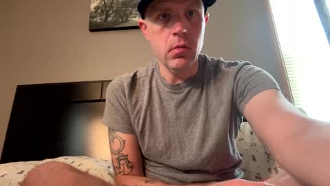 Snapshot of submissivebrett381 chatting on 28, 4, 2026 submissivebrett381 online show from 28, 4, 2026
