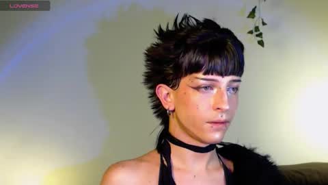 Snapshot of succubot chatting on 28, 10, 2025 Angel online show from 28, 10, 2025