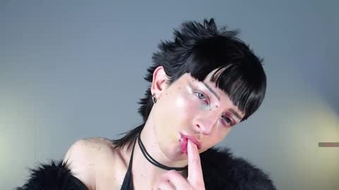 Snapshot of succubot chatting on 28, 11, 2025 Angel online show from 28, 11, 2025