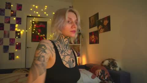 Snapshot of succubus_66 chatting on 24, 2, 2025 succubus_66 online show from 24, 2, 2025