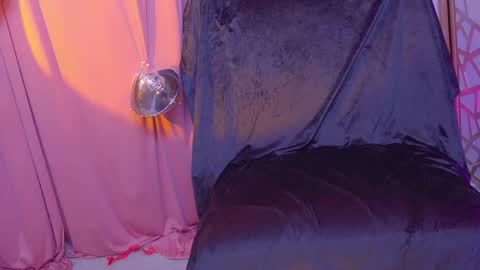 Snapshot of succubus_rosemilk chatting on 22, 5, 2026 Succubus RoseMilk online show from 22, 5, 2026
