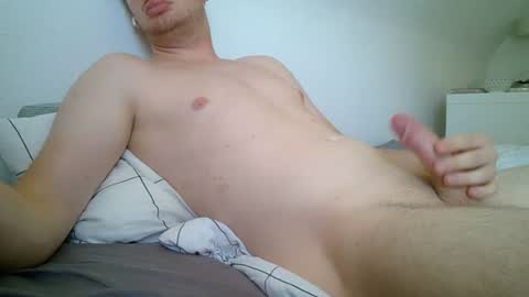 Snapshot of suck_me_bby chatting on 27, 6, 2026 suck_me_bby online show from 27, 6, 2026