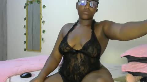 Snapshot of sucker_queen chatting on 23, 1, 2025 Beverly online show from 23, 1, 2025