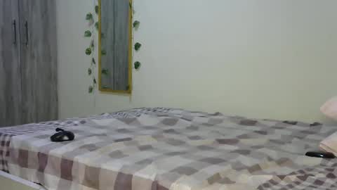 Snapshot of sucker_queen chatting on 25, 2, 2025 Beverly online show from 25, 2, 2025