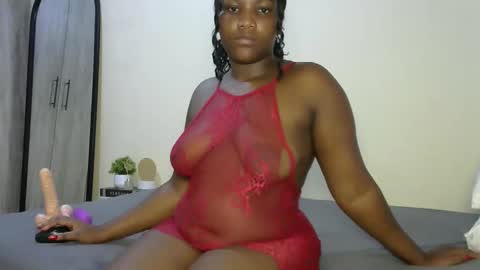 Snapshot of sucker_queen chatting on 25, 9, 2025 Beverly online show from 25, 9, 2025