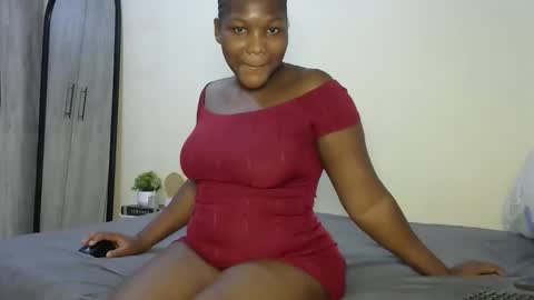 Snapshot of sucker_queen chatting on 13, 10, 2025 Beverly online show from 13, 10, 2025