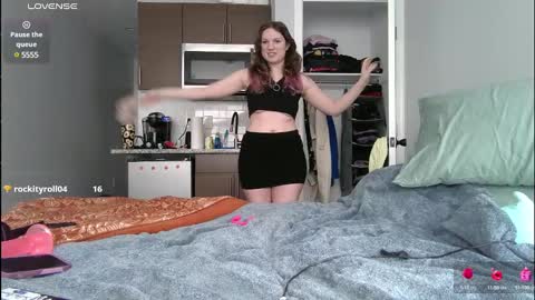 Nikki Sabel online show from 6, 3, 2025