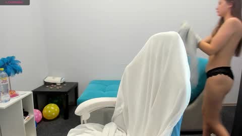 Snapshot of sugar_bunny_girl chatting on 3, 12, 2025 Ariana online show from 3, 12, 2025