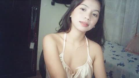 Snapshot of sugar_jazzz chatting on 27, 5, 2026 Rosiee online show from 27, 5, 2026