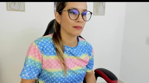 Snapshot of sugar_milff chatting on 25, 1, 2025 sugar_milff online show from 25, 1, 2025