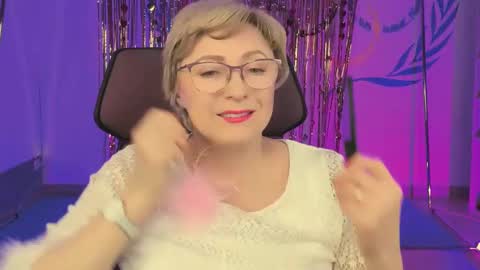 Vivien online show from 19, 2, 2025