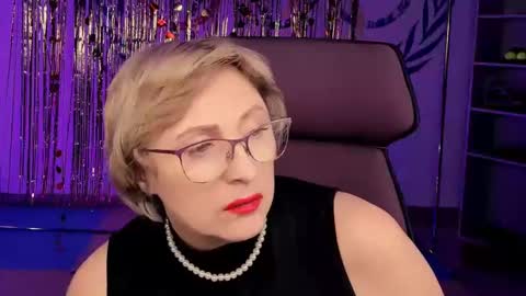 Vivien online show from 22, 2, 2025