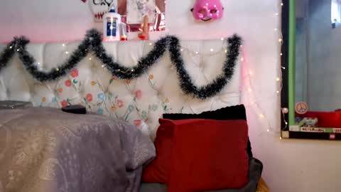 suggabrown_ online show from 19, 12, 2024