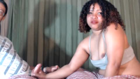 suggabrown_ online show from 23, 11, 2025