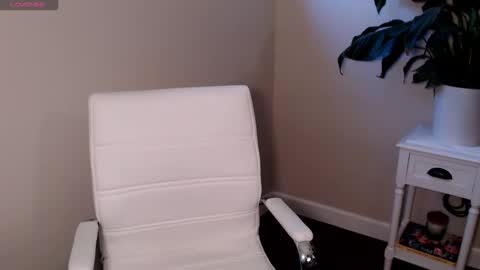 Mia online show from 17, 9, 2025