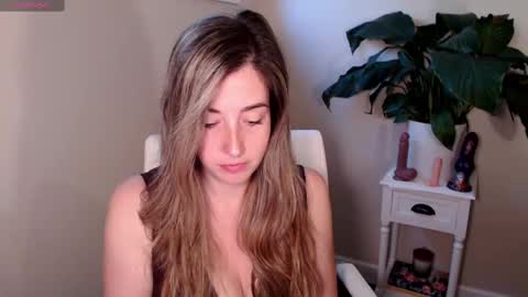 Mia online show from 7, 10, 2025