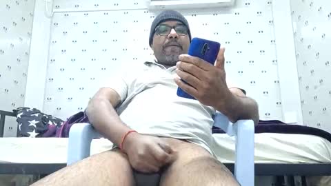 Snapshot of suitfetish72 chatting on 15, 3, 2026 suitfetish72 online show from 15, 3, 2026