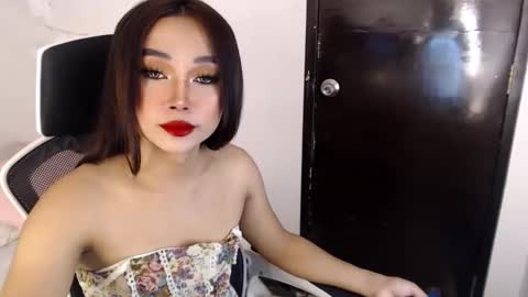 sultry cyramore online show from 24, 10, 2025