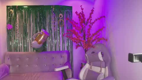 summer_miller online show from 17, 3, 2026