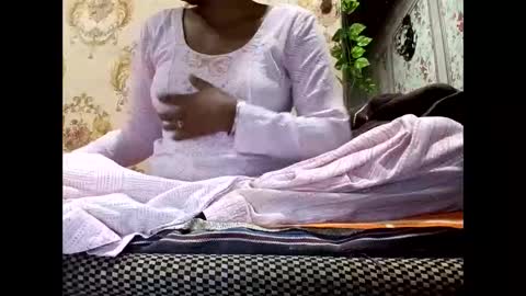 Snapshot of sunali_jain03 chatting on 28, 5, 2026 sunali_jain03 online show from 28, 5, 2026