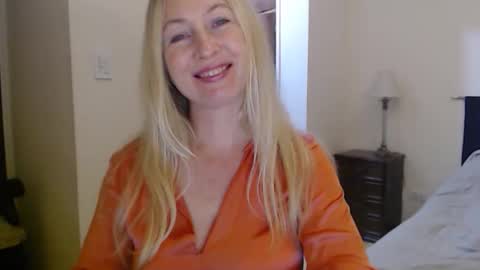 Snapshot of sunbrilliant chatting on 24, 5, 2026 sunbrilliant online show from 24, 5, 2026