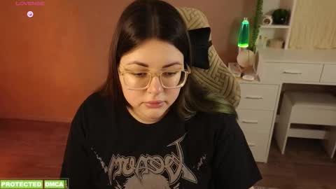 Tina. Im topless model  online show from 18, 3, 2026