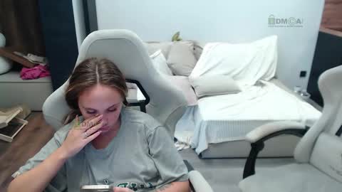 Snapshot of sunny1girl chatting on 16, 10, 2025 Alice and Sergey online show from 16, 10, 2025