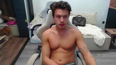 Snapshot of sunny1girl chatting on 21, 10, 2025 Alice and Sergey online show from 21, 10, 2025