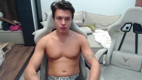 Snapshot of sunny1girl chatting on 22, 10, 2025 Alice and Sergey online show from 22, 10, 2025