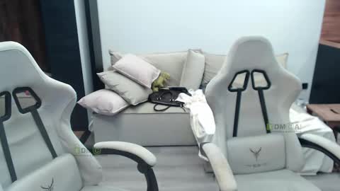 Snapshot of sunny1girl chatting on 24, 10, 2025 Alice and Sergey online show from 24, 10, 2025