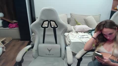 Snapshot of sunny1girl chatting on 24, 10, 2025 Alice and Sergey online show from 24, 10, 2025