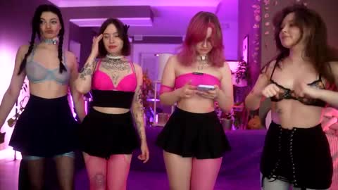 Snapshot of sunnyfia chatting on 18, 5, 2026 Fia - TG - Mia - Alice - online show from 18, 5, 2026
