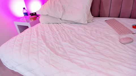      online show from 19, 10, 2025