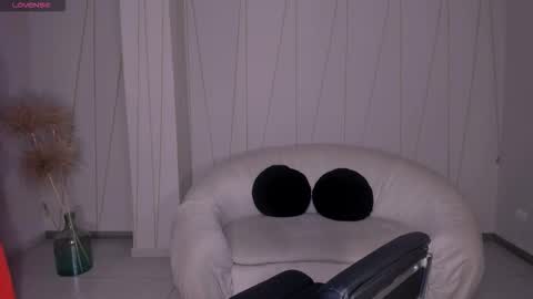 Snapshot of sunnyrivers_ chatting on 27, 10, 2025 Sunny Rivers online show from 27, 10, 2025