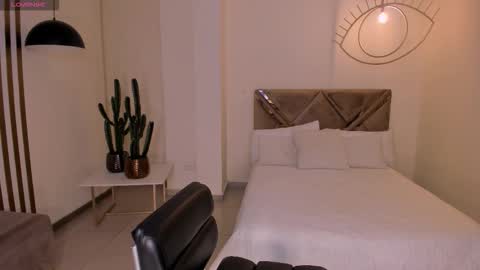 Snapshot of sunnyrivers_ chatting on 28, 10, 2025 Sunny Rivers online show from 28, 10, 2025