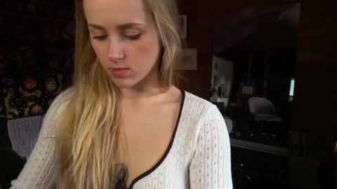 Snapshot of sunshine_pixie chatting on 23, 1, 2025 Sunray online show from 23, 1, 2025