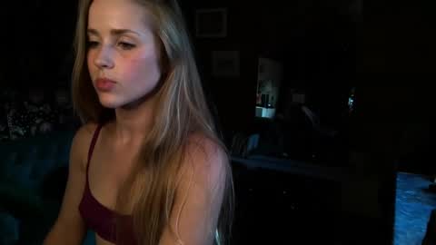 Snapshot of sunshine_pixie chatting on 5, 3, 2025 Sunray online show from 5, 3, 2025