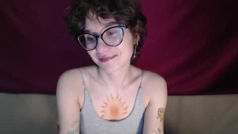 Snapshot of sunshinehella chatting on 17, 10, 2025 Hella online show from 17, 10, 2025