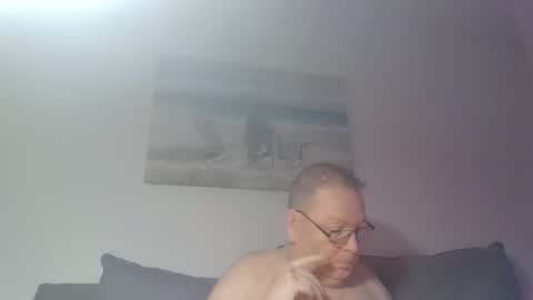 Snapshot of sunspotbaby chatting on 5, 11, 2025 Sunspotbaby online show from 5, 11, 2025